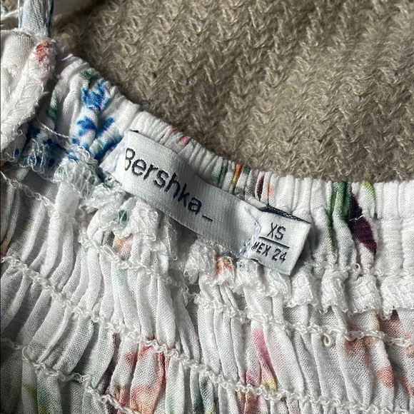 Floral Midi Dress with V-Neckline & Cutouts - Picture 7 of 8